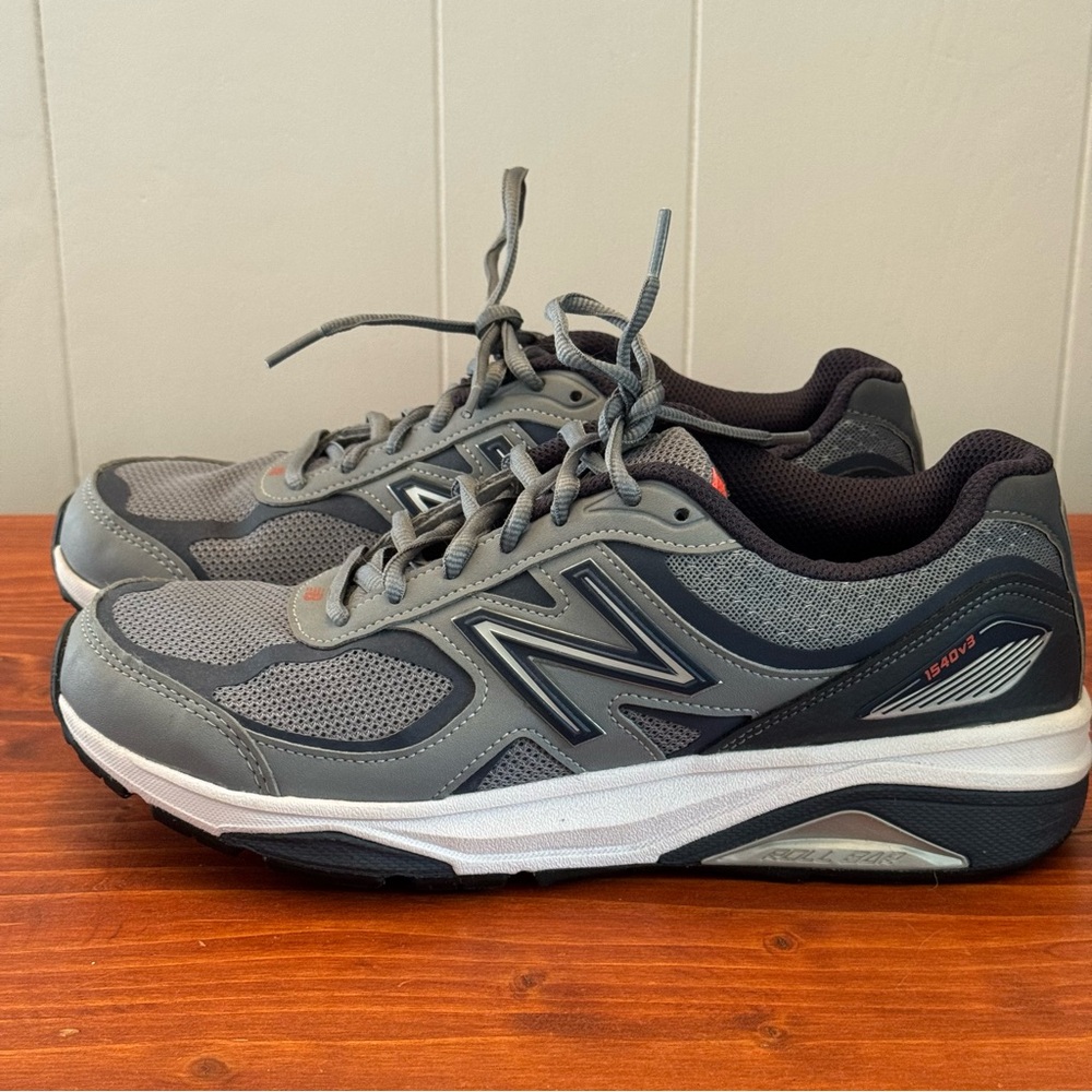 New Balance 1540v3 Women’s 8.5 Like New